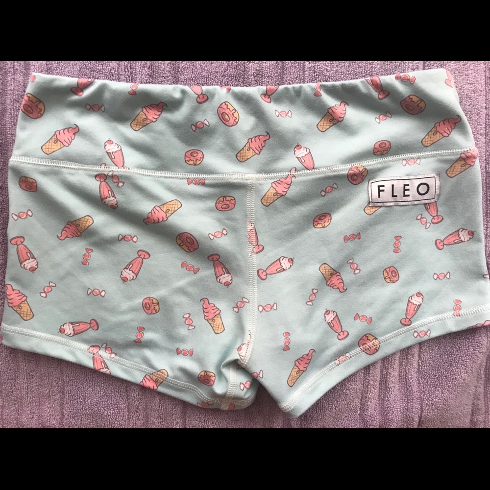 FLEO ice cream donut shorts GUC MEDIUM